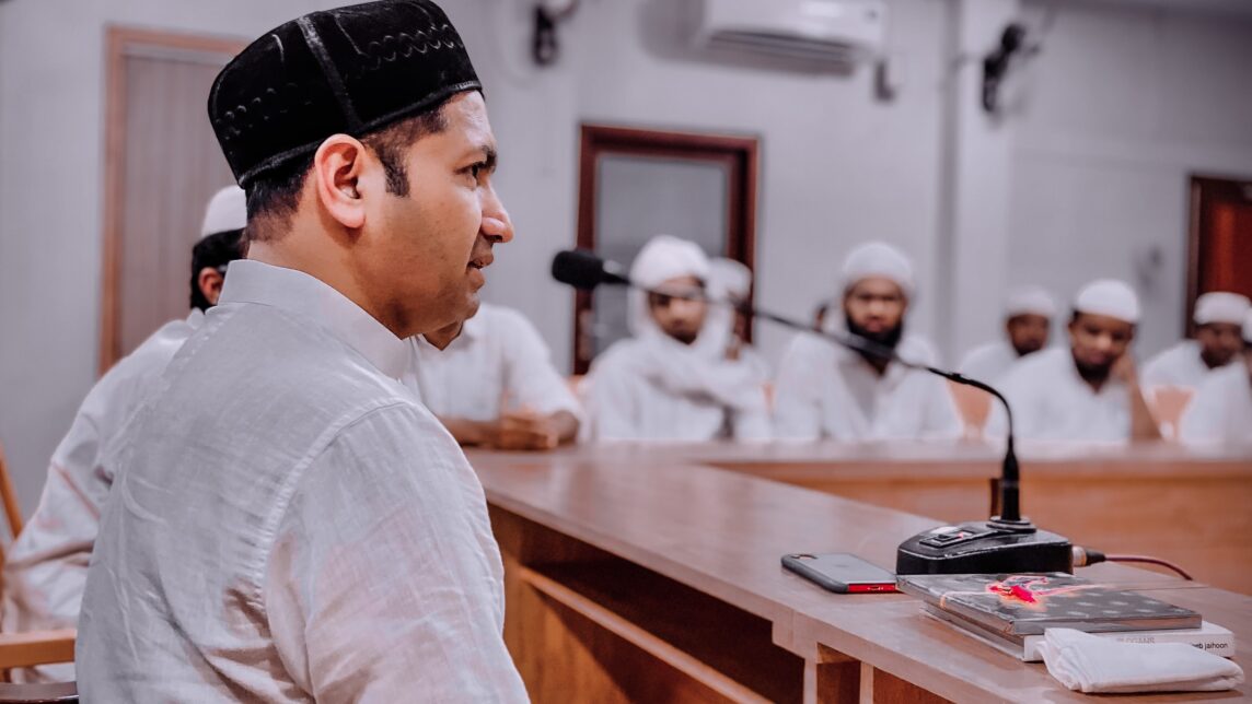 Mujeeb Jaihoon interacts with the editorial team of the leading Malayalam Islamic magazine published from Darul Huda Islamic University (Sep 08 2022)