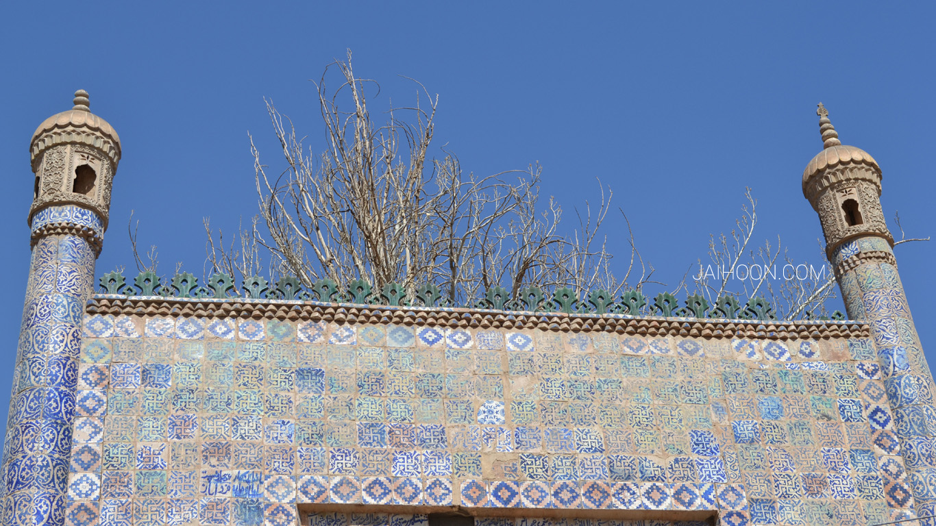 Tomb of Abakh Khoja, Kashgar's sultan-saint of the Naqshabandiyya Sufi order